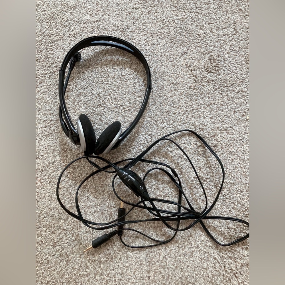 Plantronics Headphone with microphone